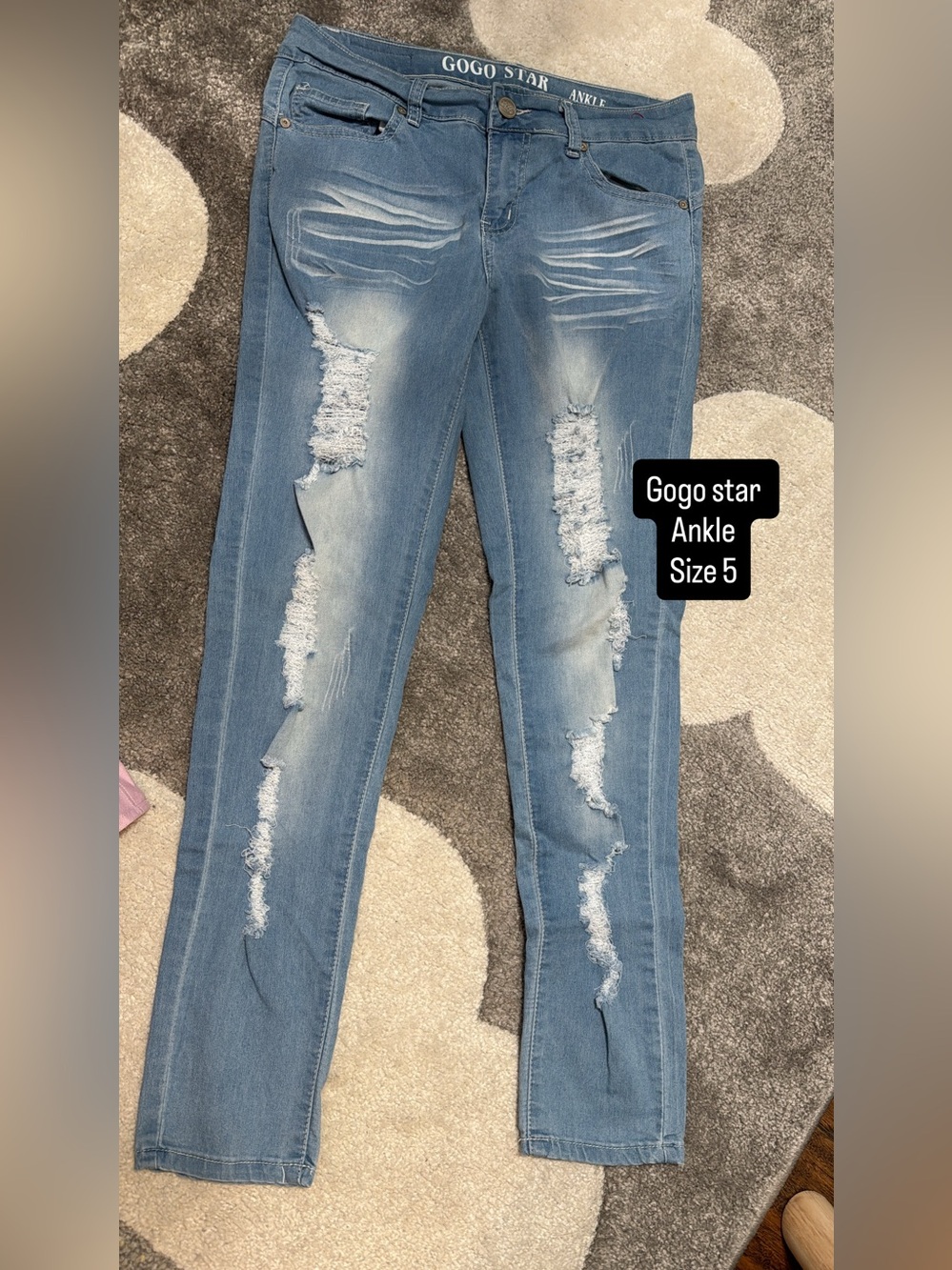 GOGO Distressed Ankle Jeans in Light Blue